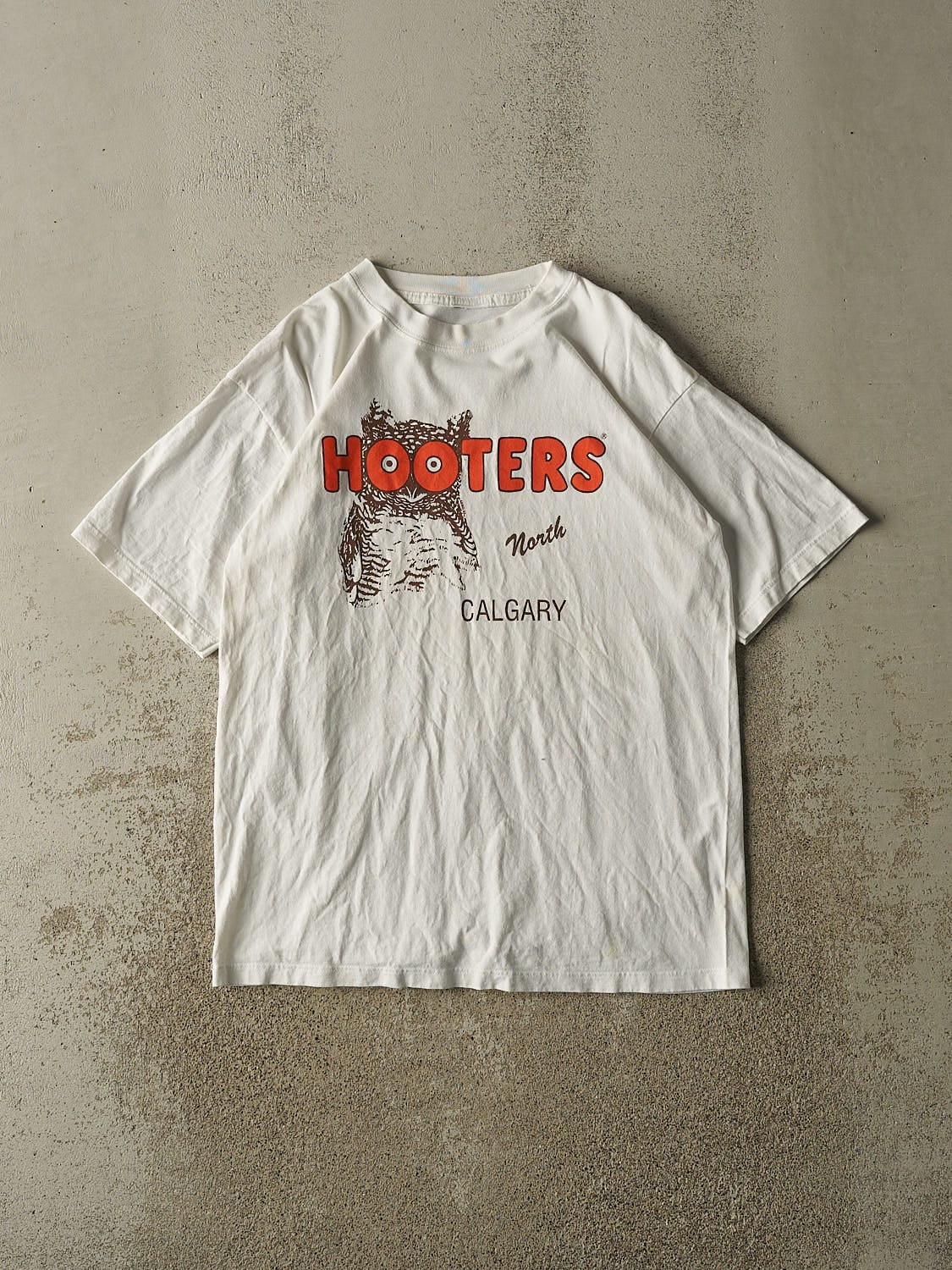 Vintage 90s White Hooters Calgary Tee (M/L)
