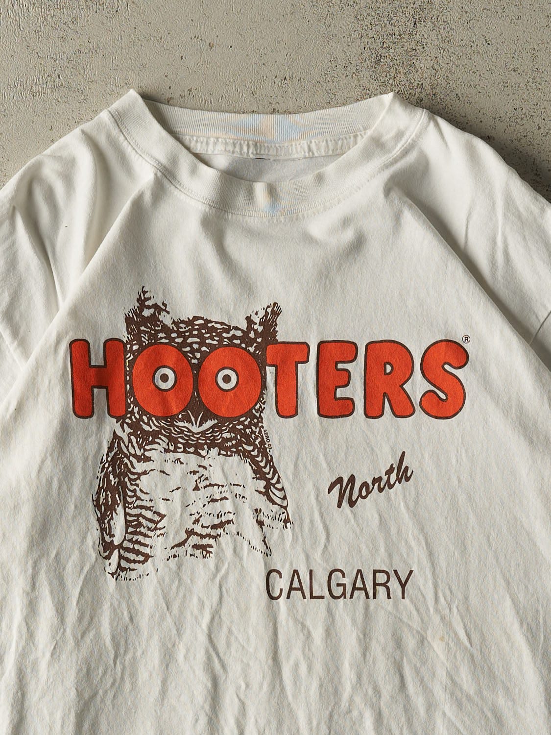 Vintage 90s White Hooters Calgary Tee (M/L)