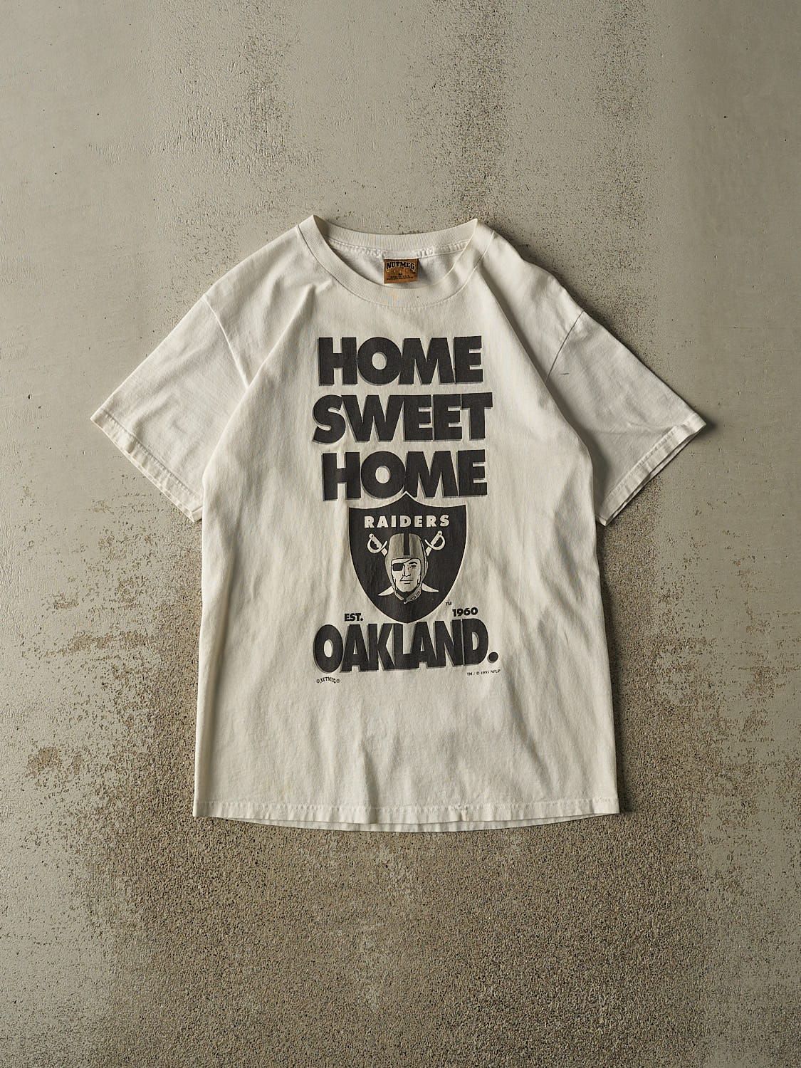 Vintage 95' White Oakland Raiders Autographed Tee (S/M)