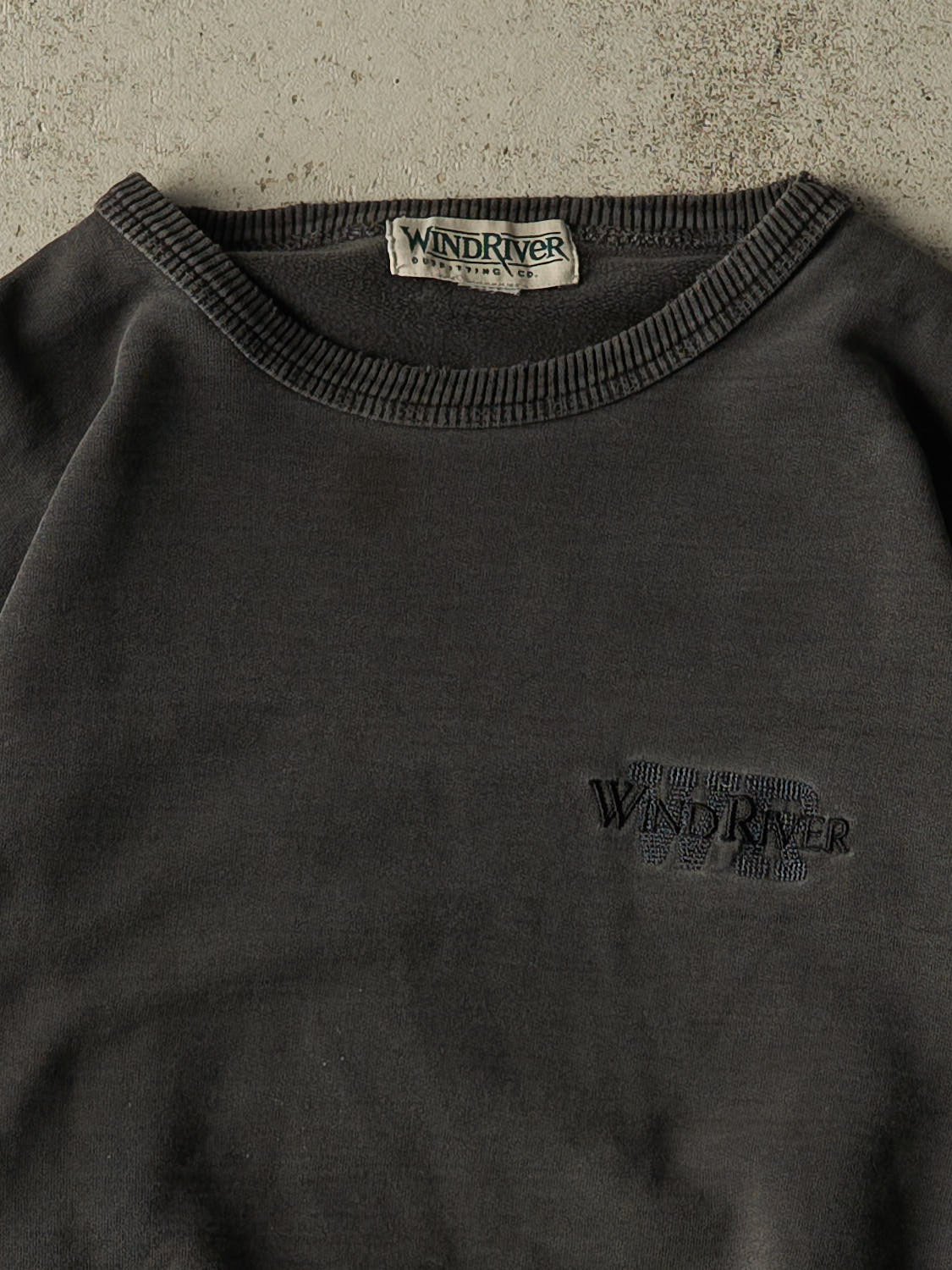 Vintage 90s Charcoal Grey Wind River Embroidered Crewneck (XL/XXL)