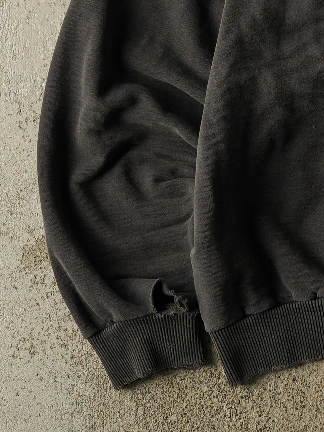 Vintage 90s Charcoal Grey Wind River Embroidered Crewneck (XL/XXL)