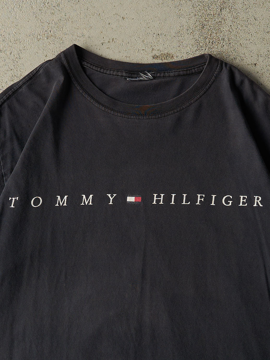 Vintage 90s Black Tommy Hilfiger  Tee (L)