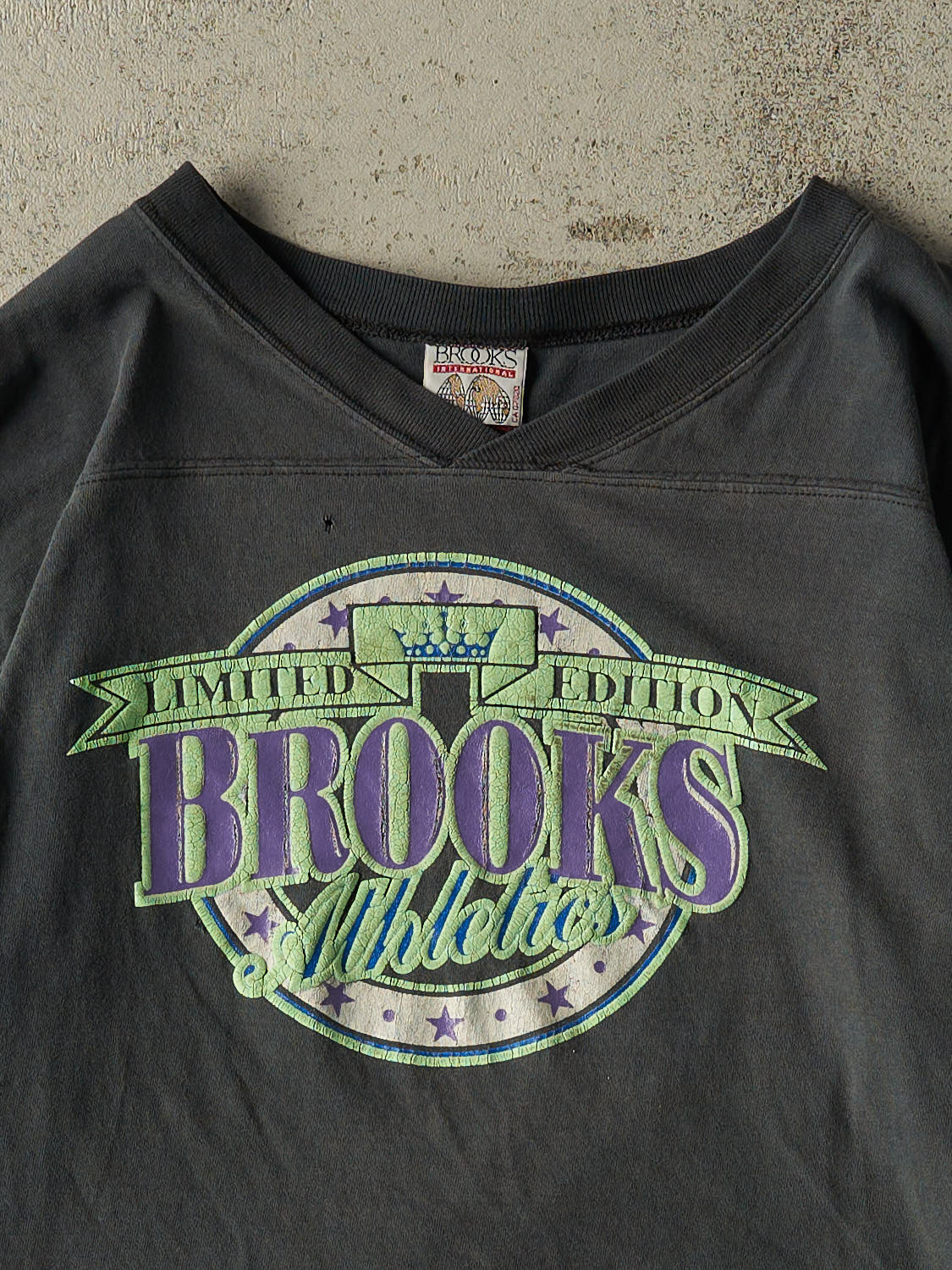 Vintage 80s Faded Black Brooks 3/4 Sleeve Shirt (M/L)