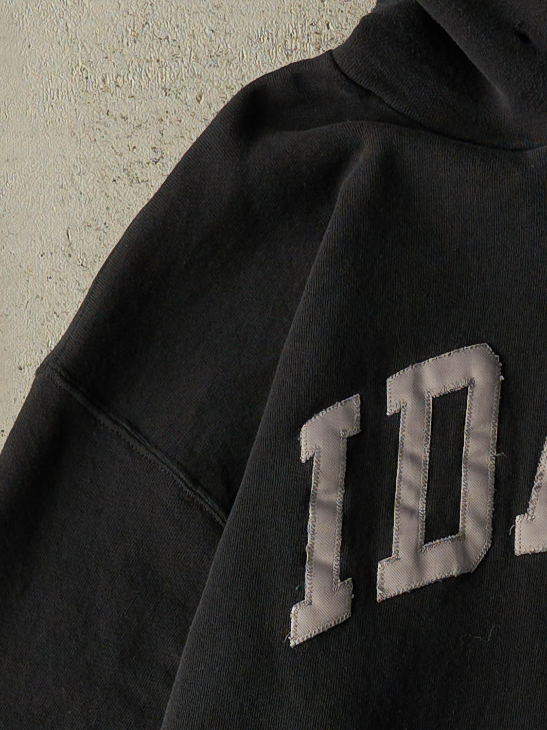 Vintage 90s Black Russell Athletic University of Idaho  Hoodie (XL)