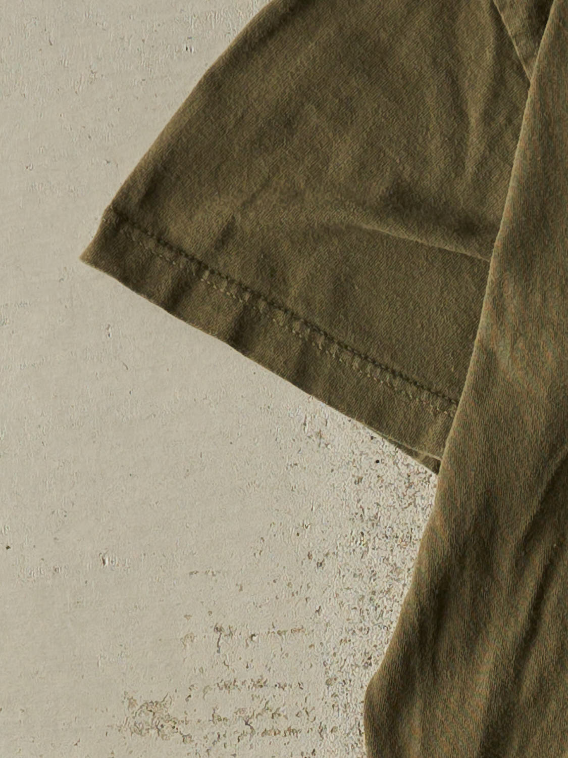 Vintage Y2K Green US Army  Tee (L/XL)