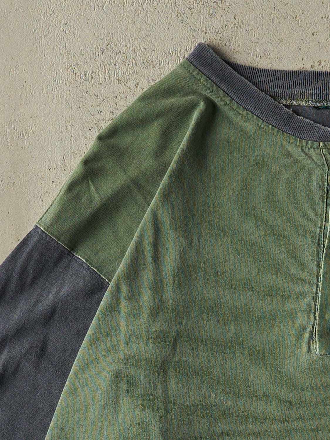 Vintage 90s Green Quarter Button  Long Sleeve (L/XL)