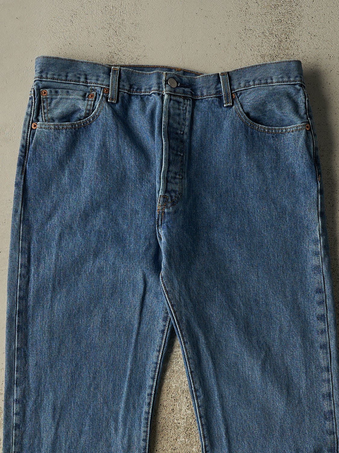 Vintage Y2K Mid Wash Levi's 501 Jeans (36x29.5)