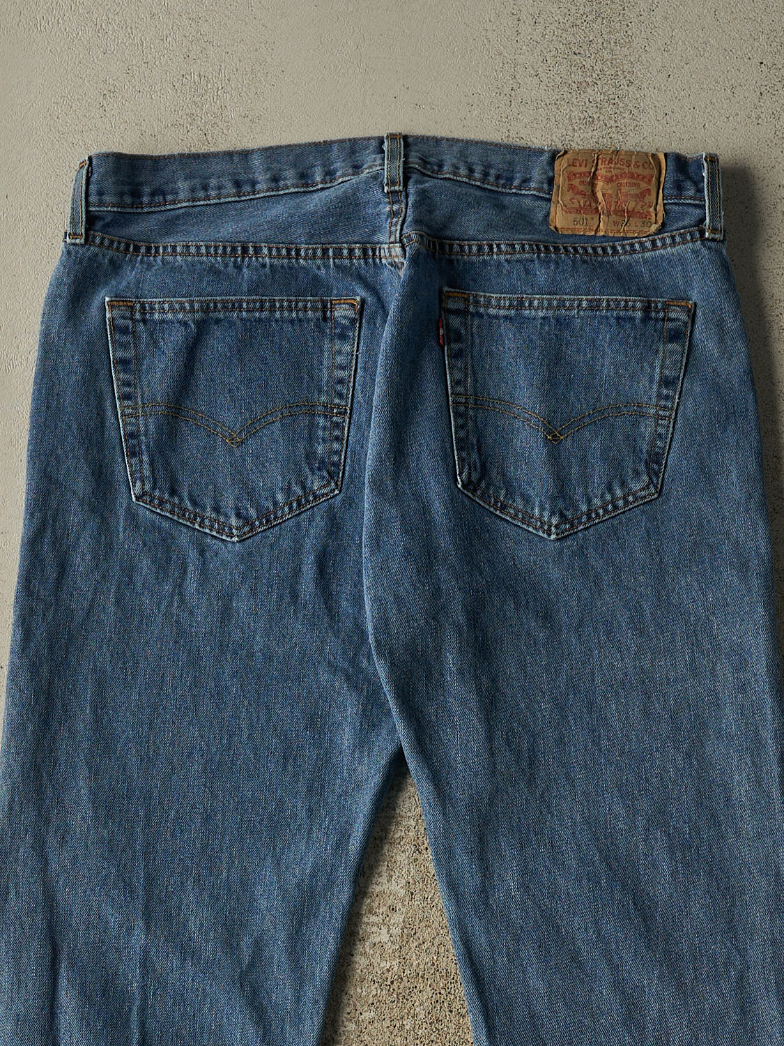 Vintage Y2K Mid Wash Levi's 501 Jeans (36x29.5)
