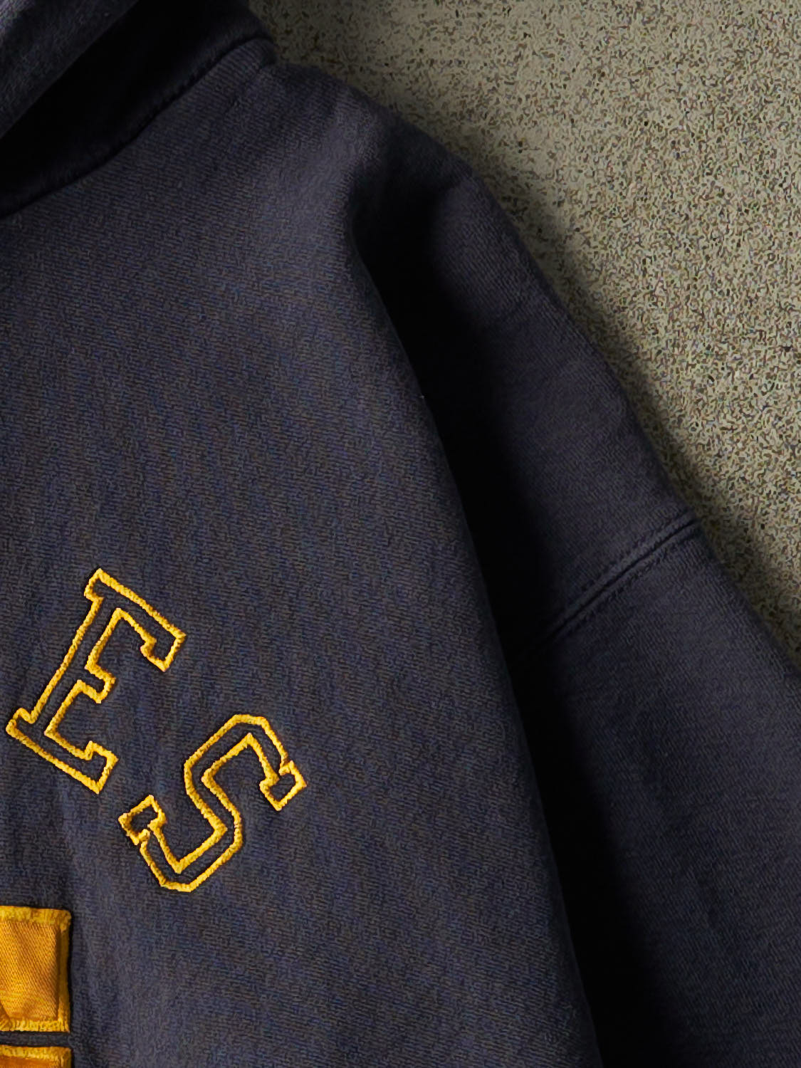 Vintage 90s Navy Blue TG Eagles Embroidered Hoodie (L )