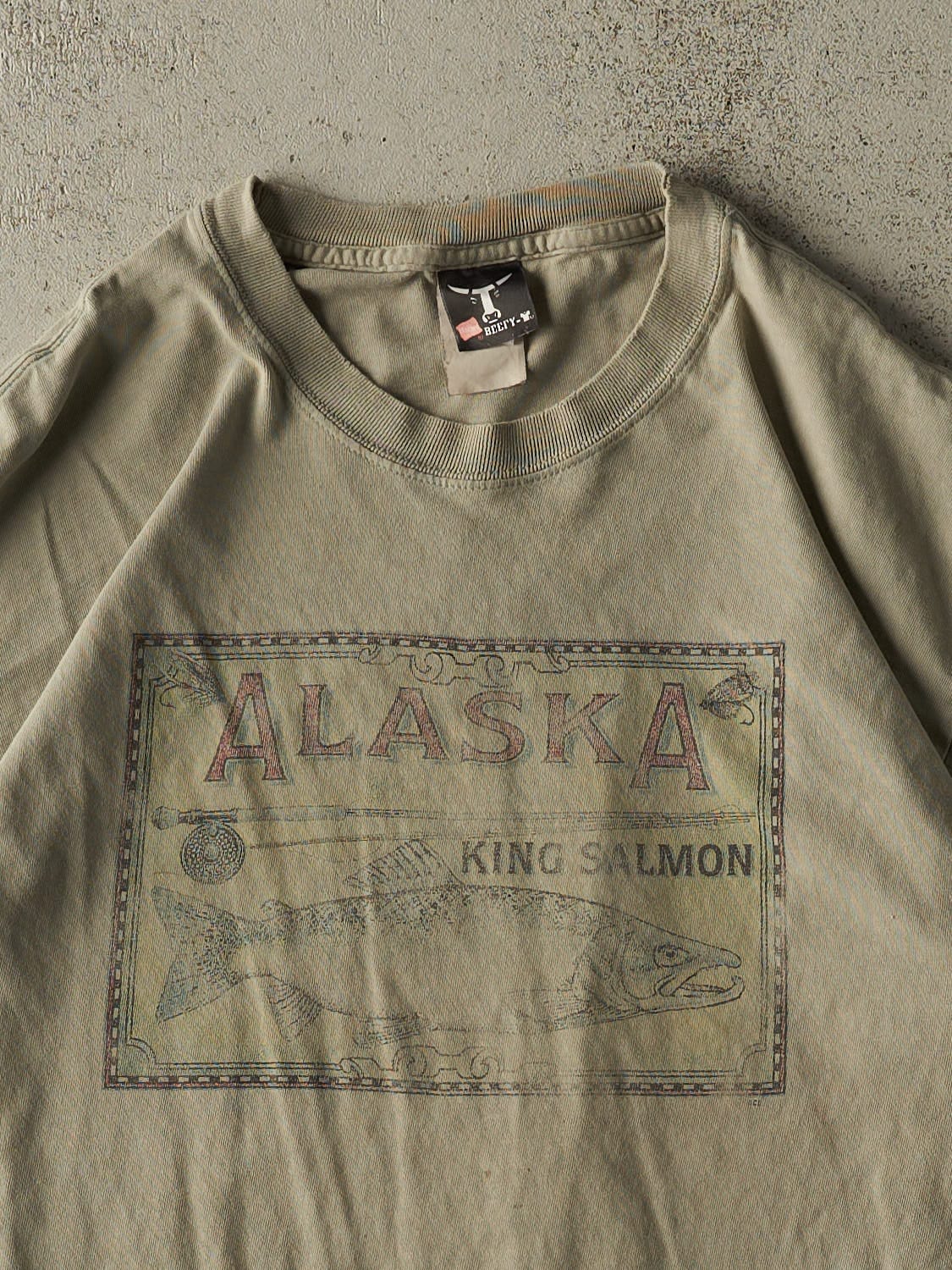 Vintage 90s Beige Alaska King Salmon Fish Tee (M)