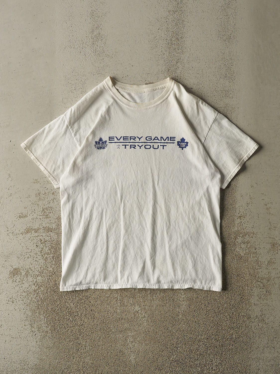 Vintage Y2K White Toronto Maple Leafs Slogan Tee (L)