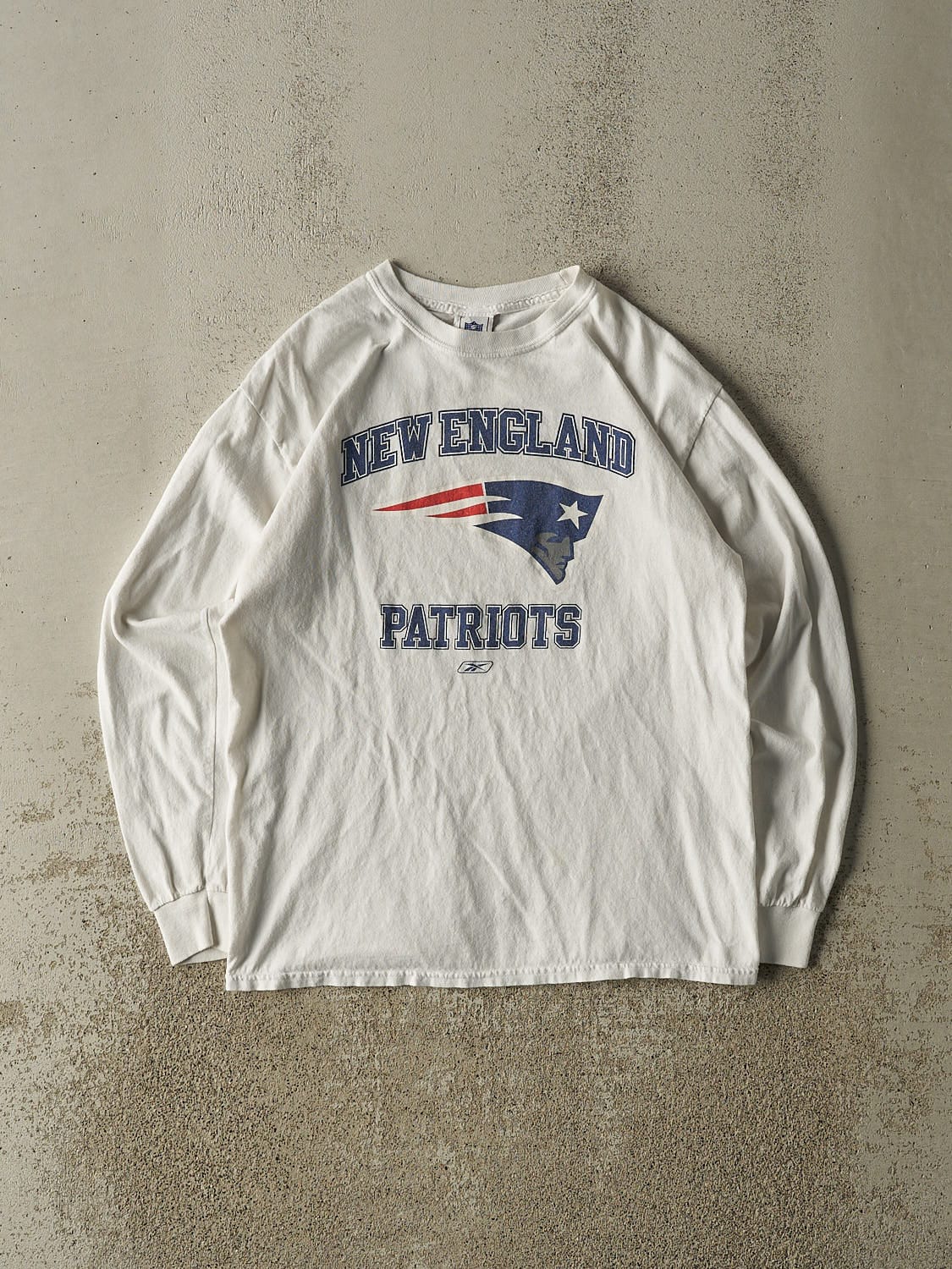 Vintage Y2K White New England Patriots Long Sleeve (S/M)