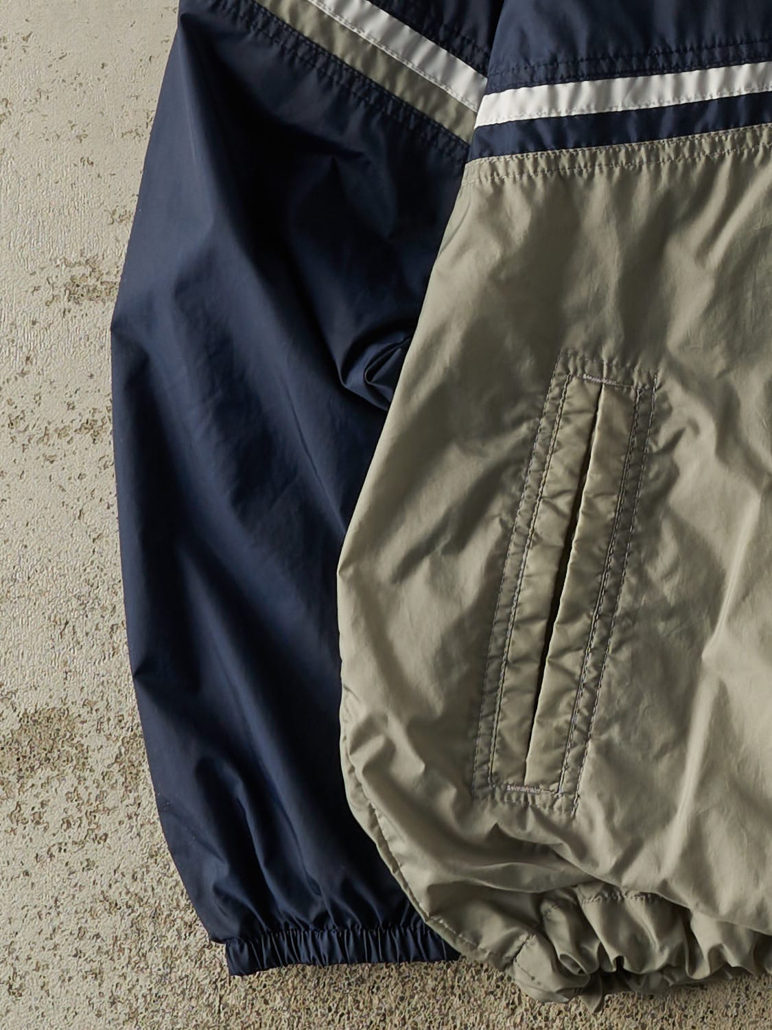 Vintage Y2K Navy Blue Puma Zip Up Windbreaker Jacket (L)