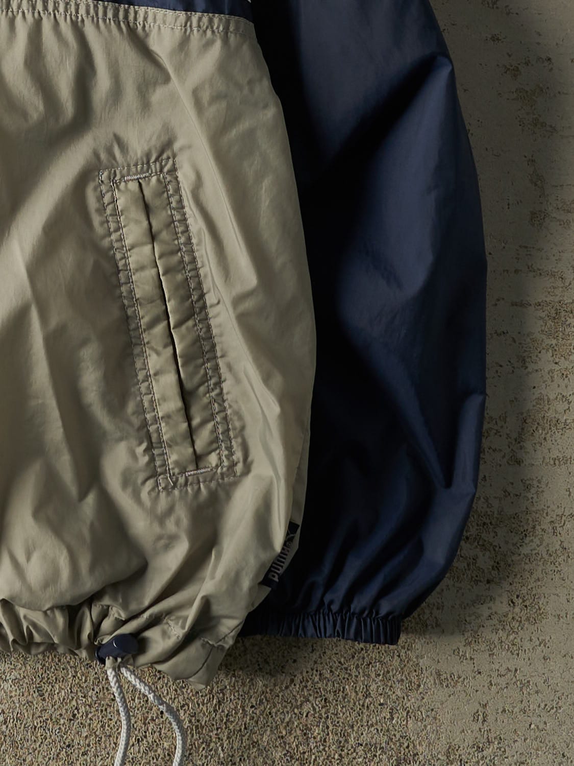 Vintage Y2K Navy Blue Puma Zip Up Windbreaker Jacket (L)