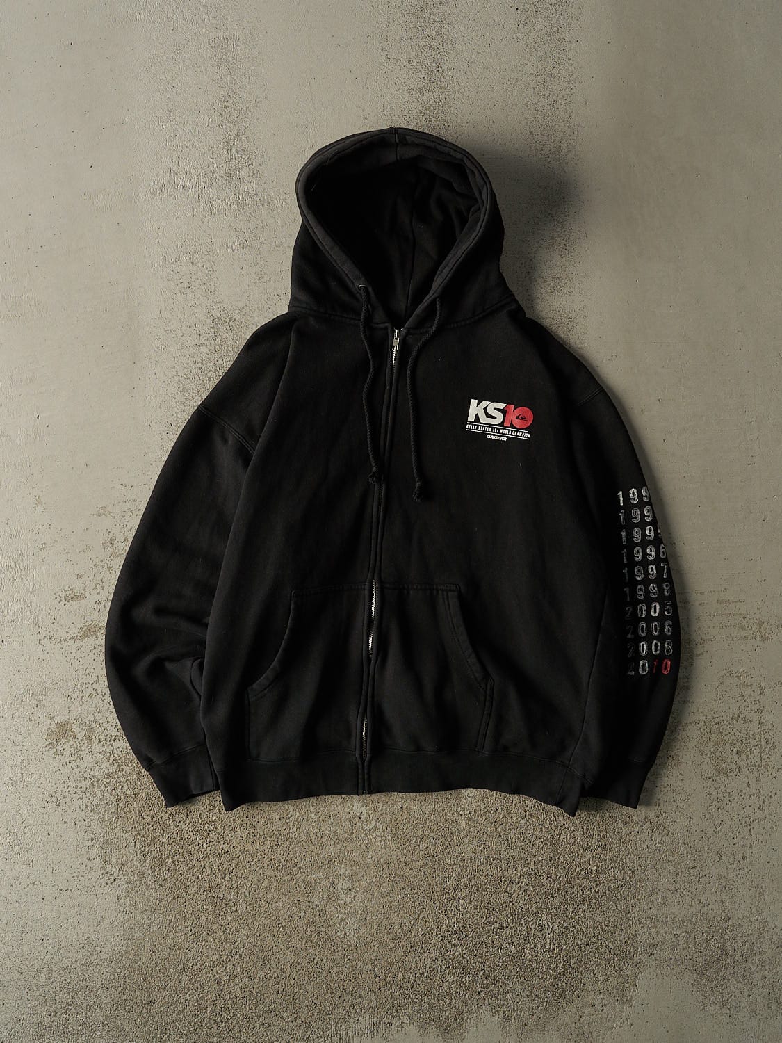 Vintage 10' Black Quiksilver Kelly Slater x10 World Champion Hoodie (L/XL)