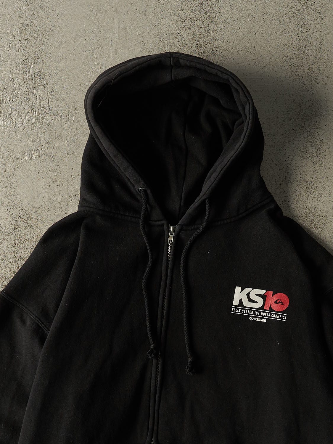 Vintage 10' Black Quiksilver Kelly Slater x10 World Champion Hoodie (L/XL)