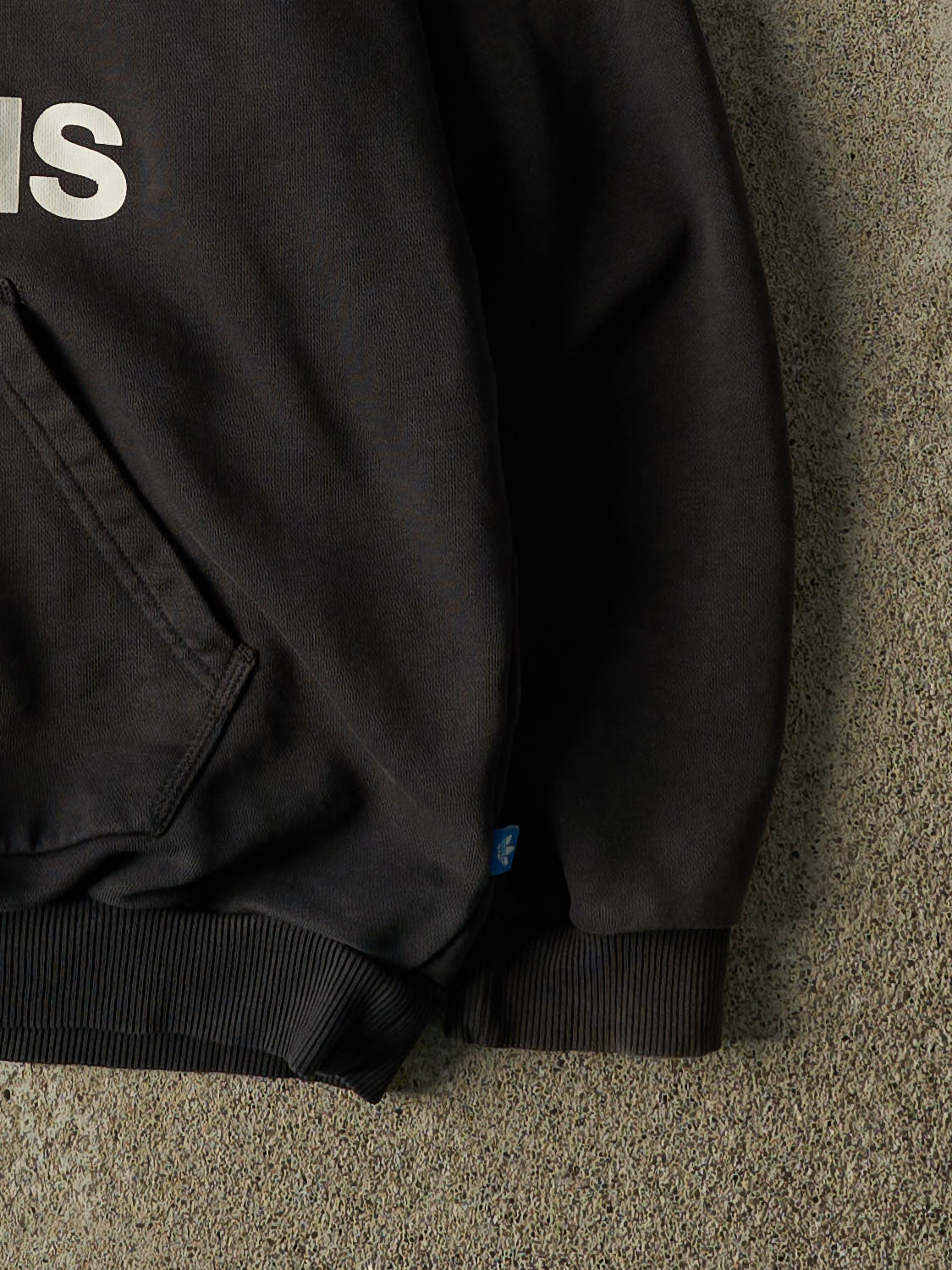 Vintage Y2K Black Adidas Hoodie (XS/S)