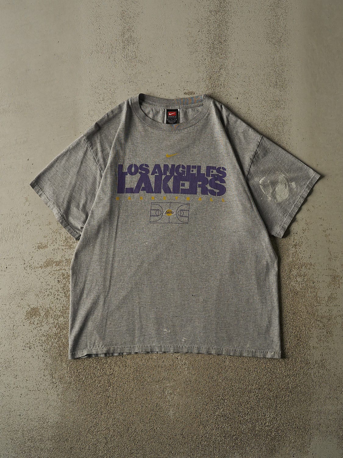 Vintage Y2K Grey Nike Los Angeles Lakers Tee (L/XL)