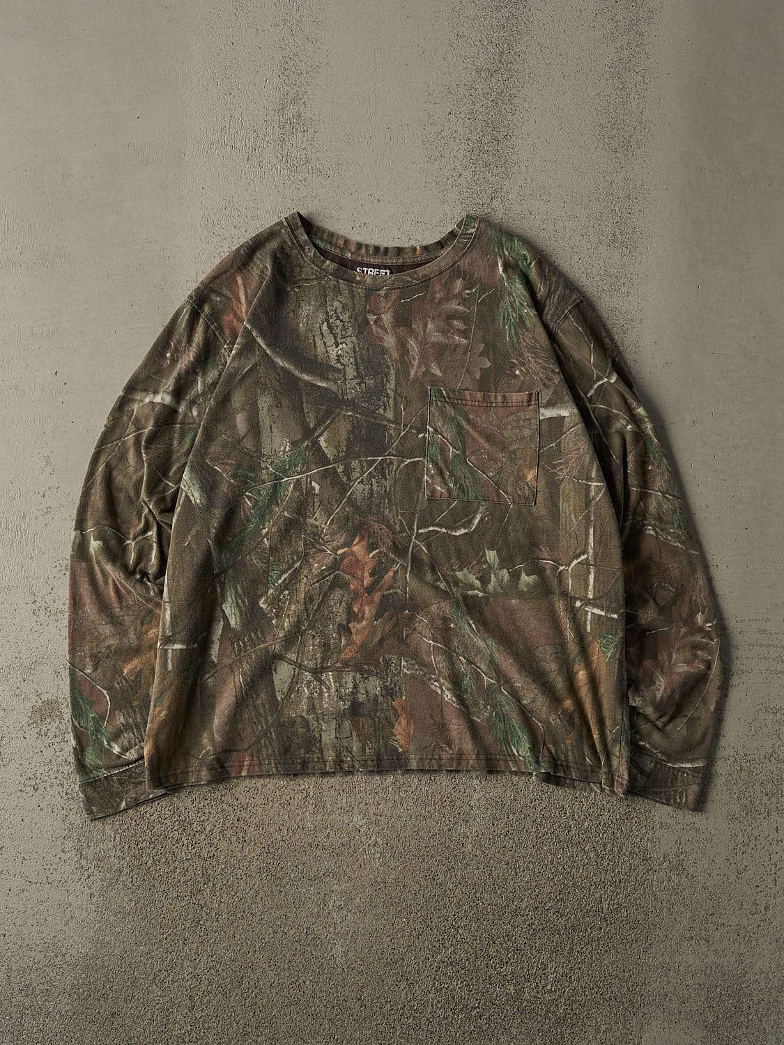 Vintage Y2K Camo Long Sleeve (XL/XXL)