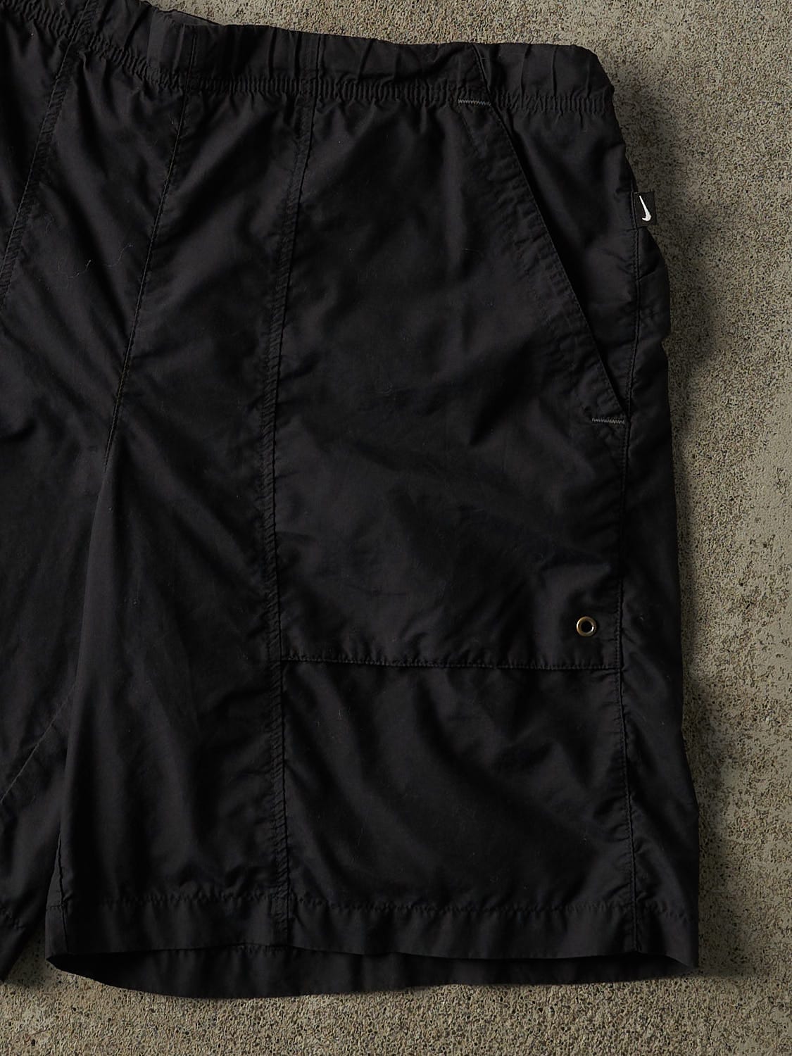 Vintage Y2K Black Nike Shorts (34x9.5)