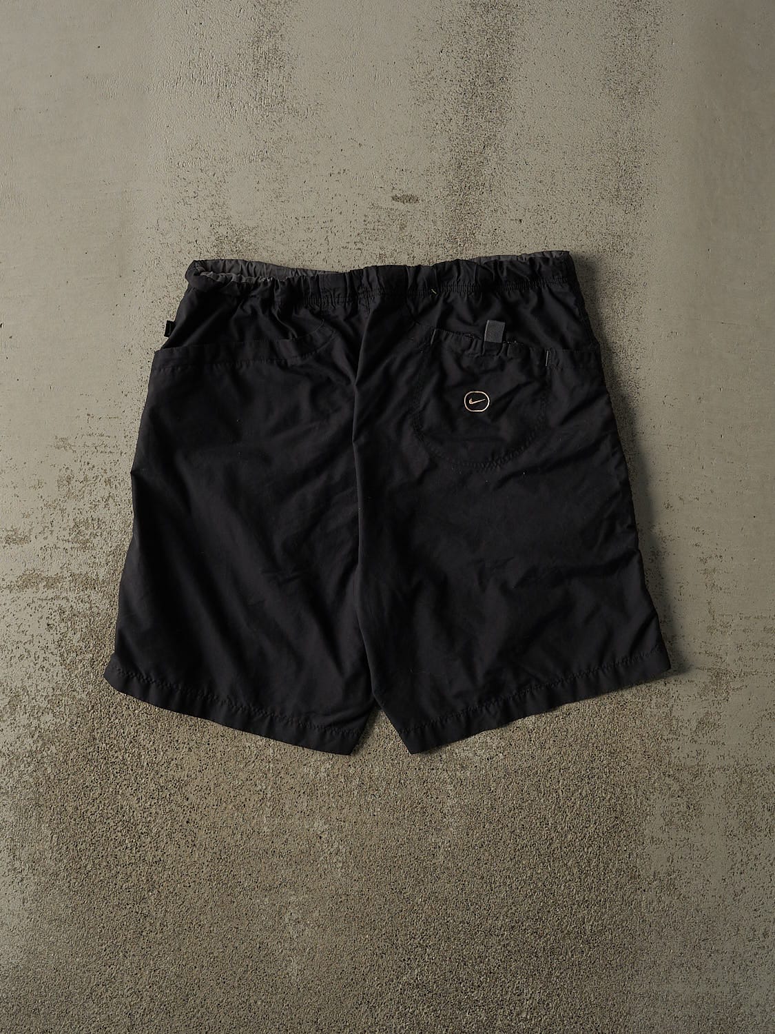 Vintage Y2K Black Nike Shorts (34x9.5)