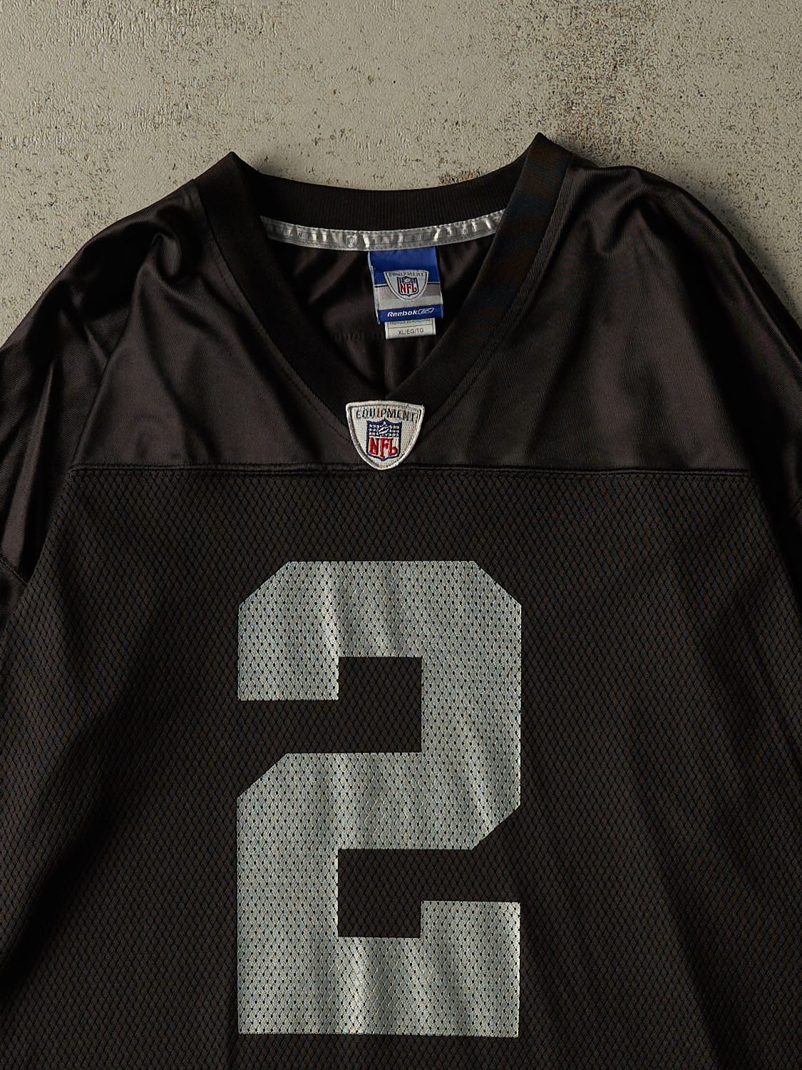 Vintage Y2K Black Oakland Raiders #2 Russell Cropped Football Jersey (L/XL)