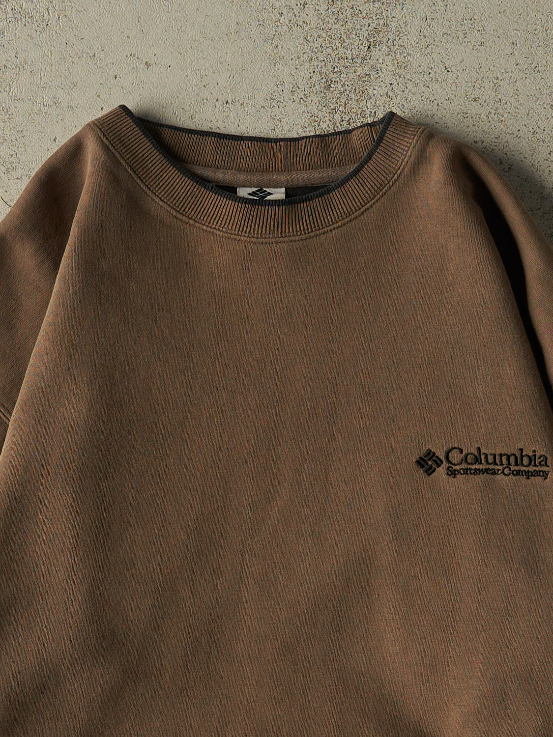 Vintage Y2K Brown Columbia Embroidered Crewneck (M/L)