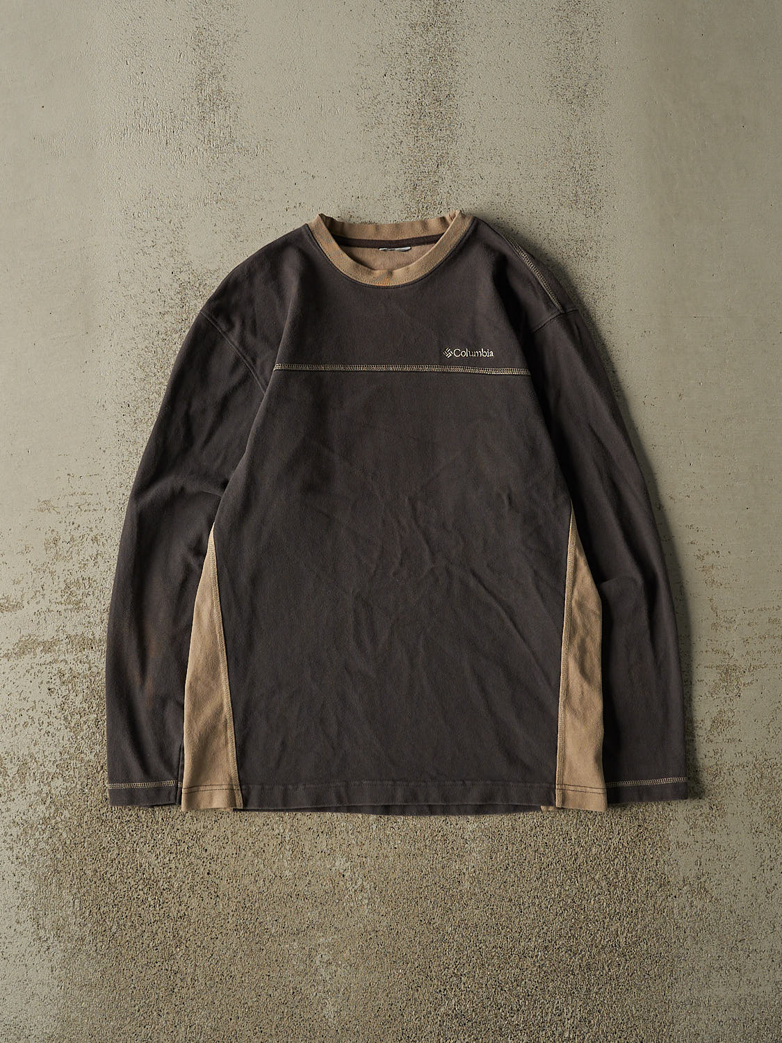 Vintage Y2K Brown Columbia Embroidered Long Sleeve (S/M)