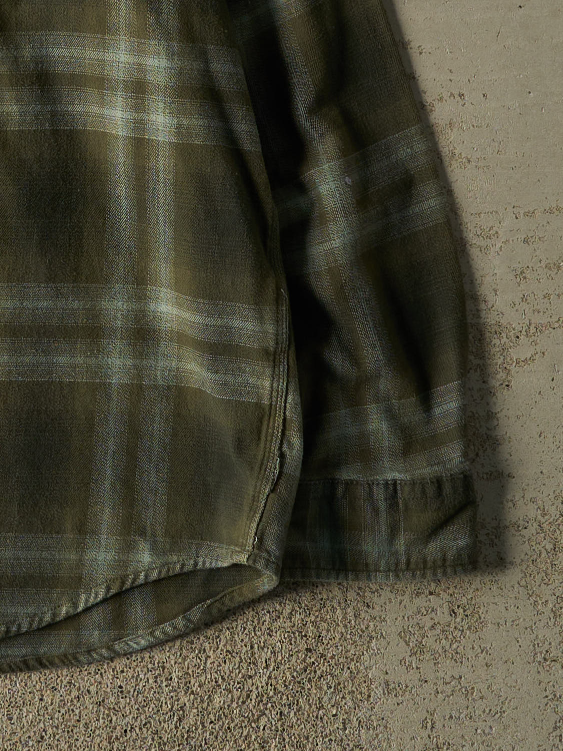Vintage Y2K Green Carhartt Plaid Button Up Long Sleeve (XL)