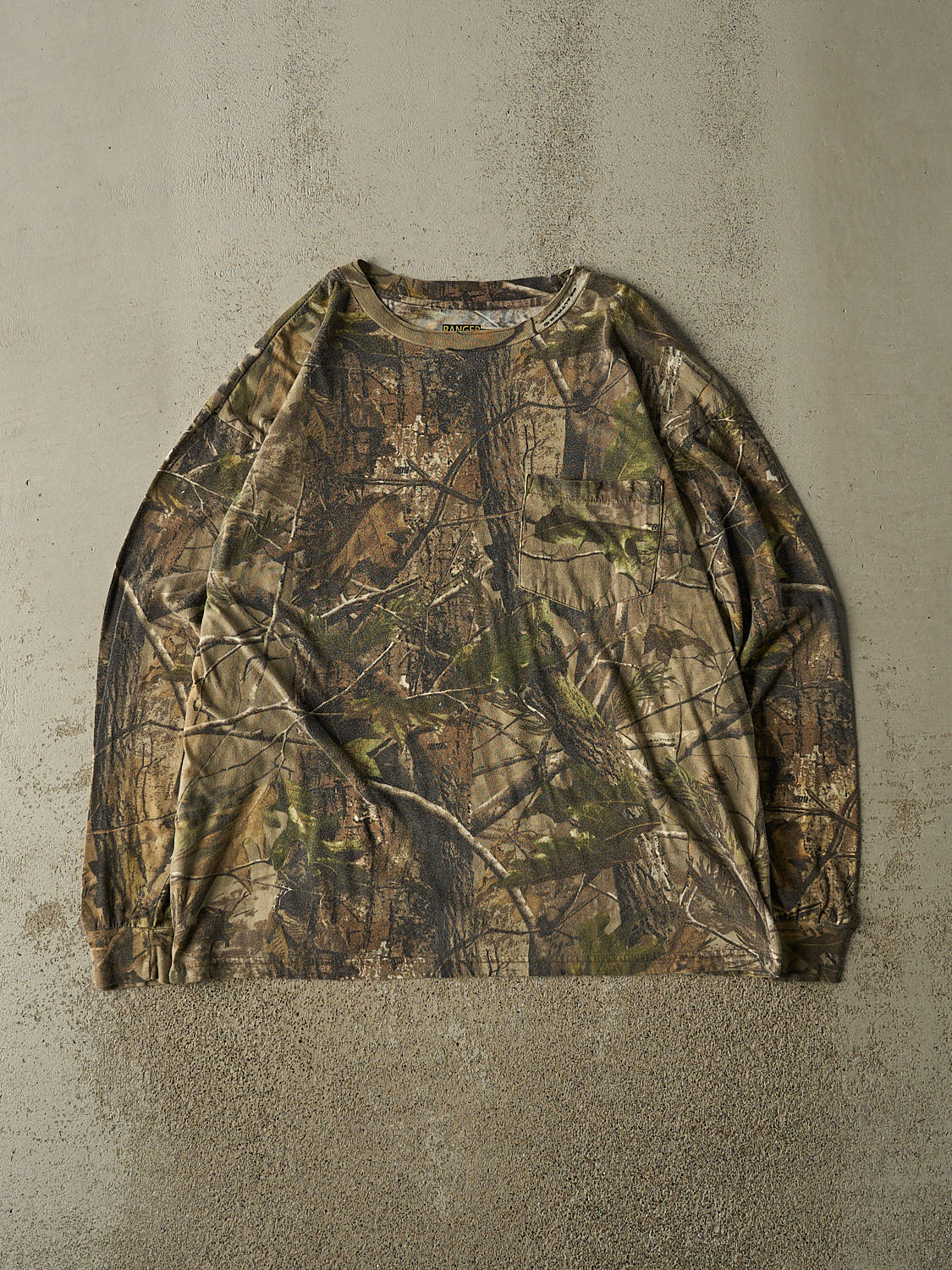 Vintage Y2K Camo Ranger x Realtree Long Sleeve (L/XL)