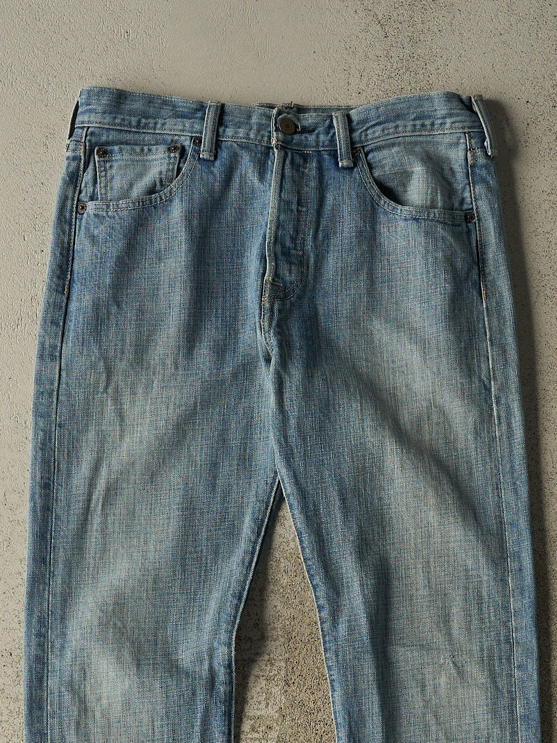 Vintage Y2K Light Wash Levi's 501 Jeans (31x31.5)