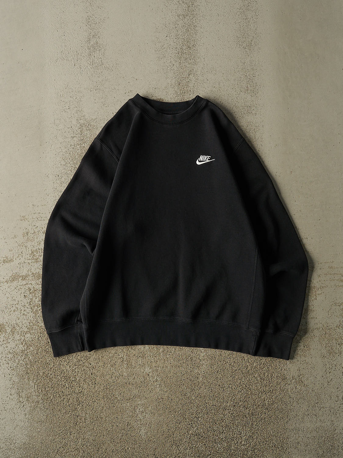 Vintage Y2K Black Nike Crewneck (M/L)