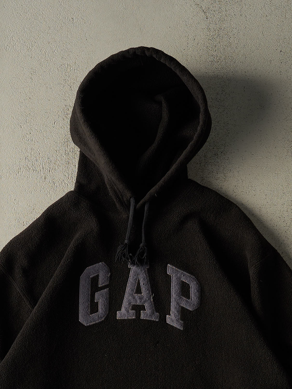 Vintage 90s Black Gap Embroidered Logo Fleece Hoodie (L/XL)