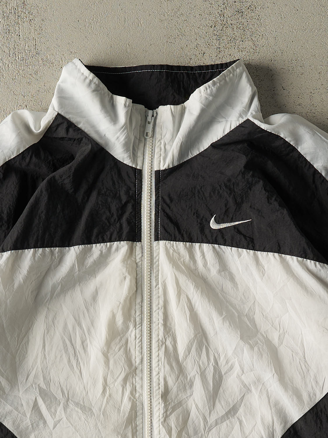 Vintage Y2K White & Black Nike Windbreaker (XL)