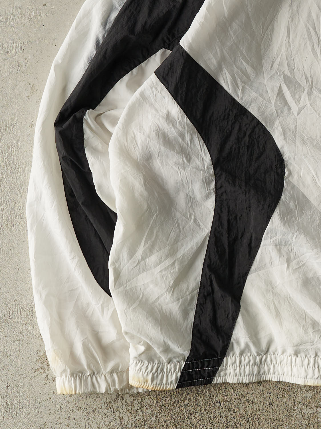 Vintage Y2K White & Black Nike Windbreaker (XL)