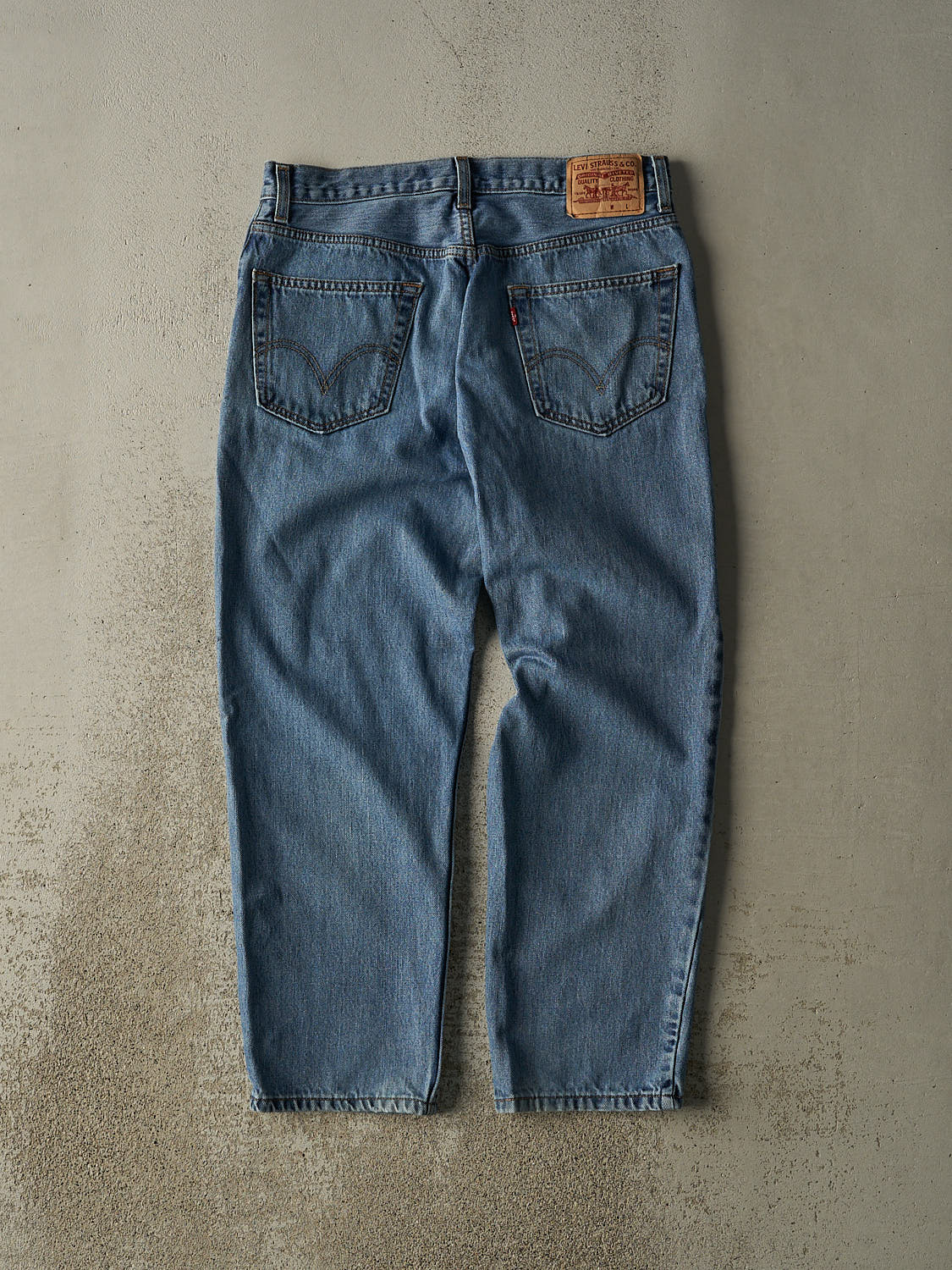 Vintage 90s Light Wash Levi's Relaxed Fit Jeans (32x29)