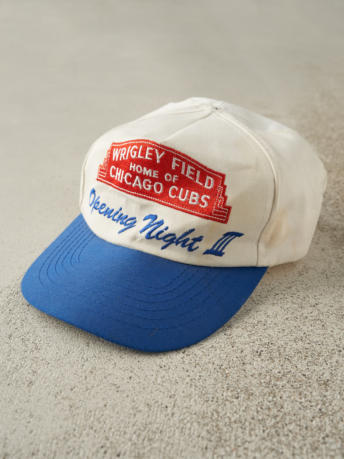Vintage 80s White & Blue Chicago Cubs Snapback (O/S)