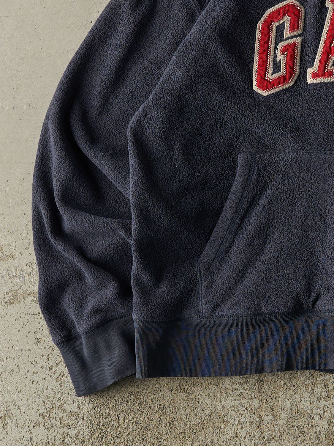 Vintage 90s Navy Blue Gap Embroidered Fleece Hoodie (S/M)
