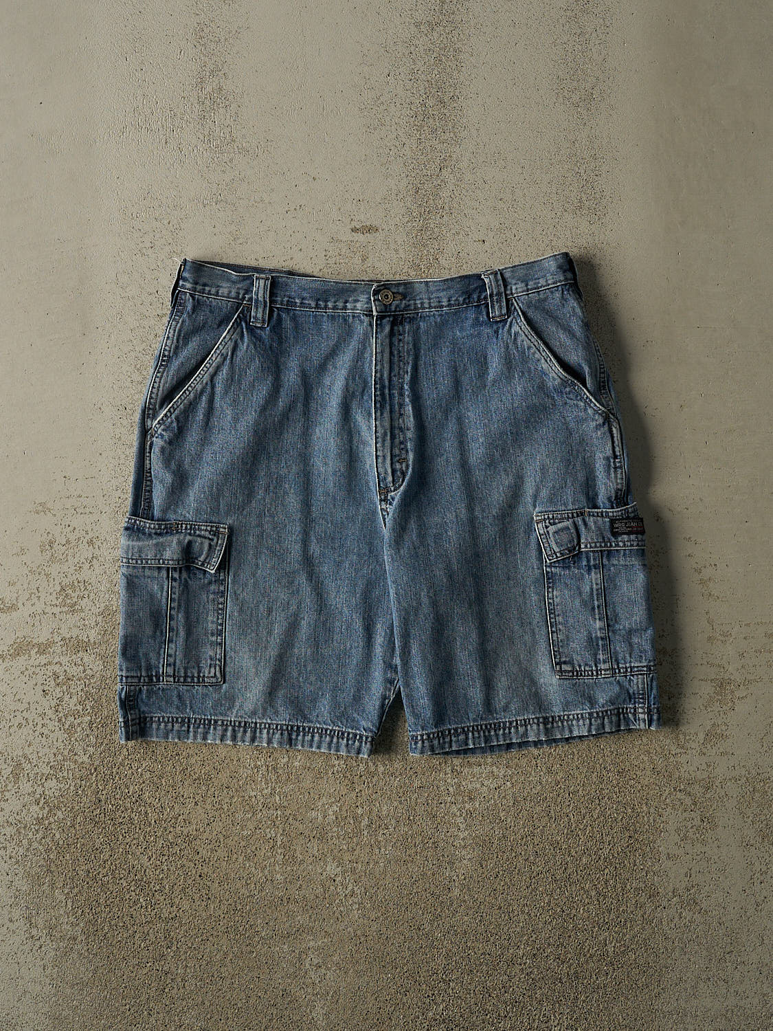 Vintage 90s Mid Wash Wrangler Cargo Jorts (35x9.5)