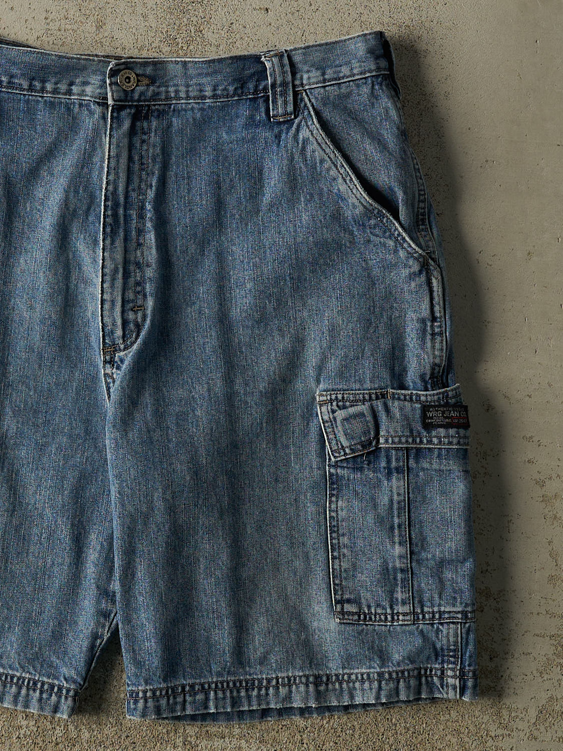 Vintage 90s Mid Wash Wrangler Cargo Jorts (35x9.5)
