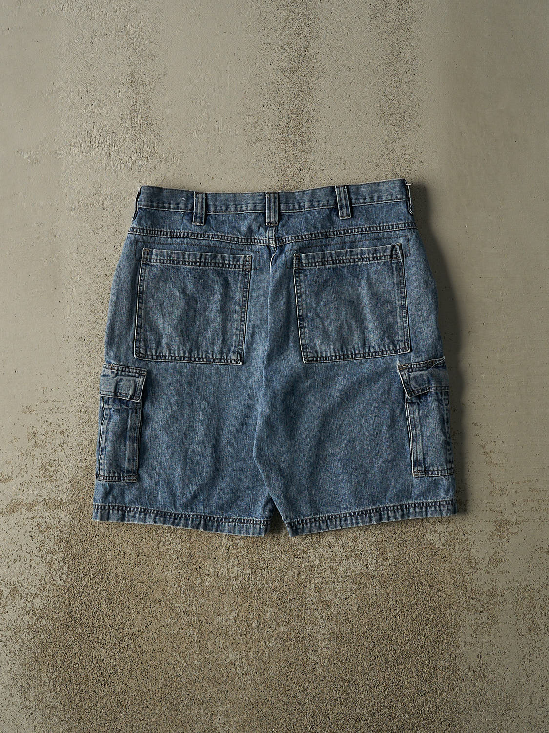 Vintage 90s Mid Wash Wrangler Cargo Jorts (35x9.5)