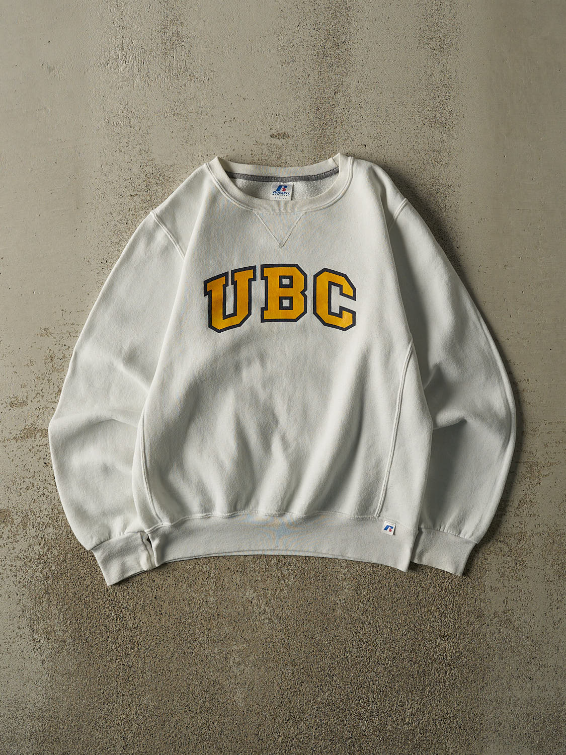 Vintage Y2K White Russell Athletic UBC Crewneck (XS/S)
