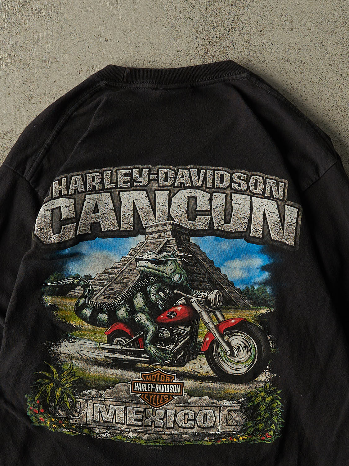 Vintage 12' Black Harley Davidson Cancun Mexico Long Sleeve (S)
