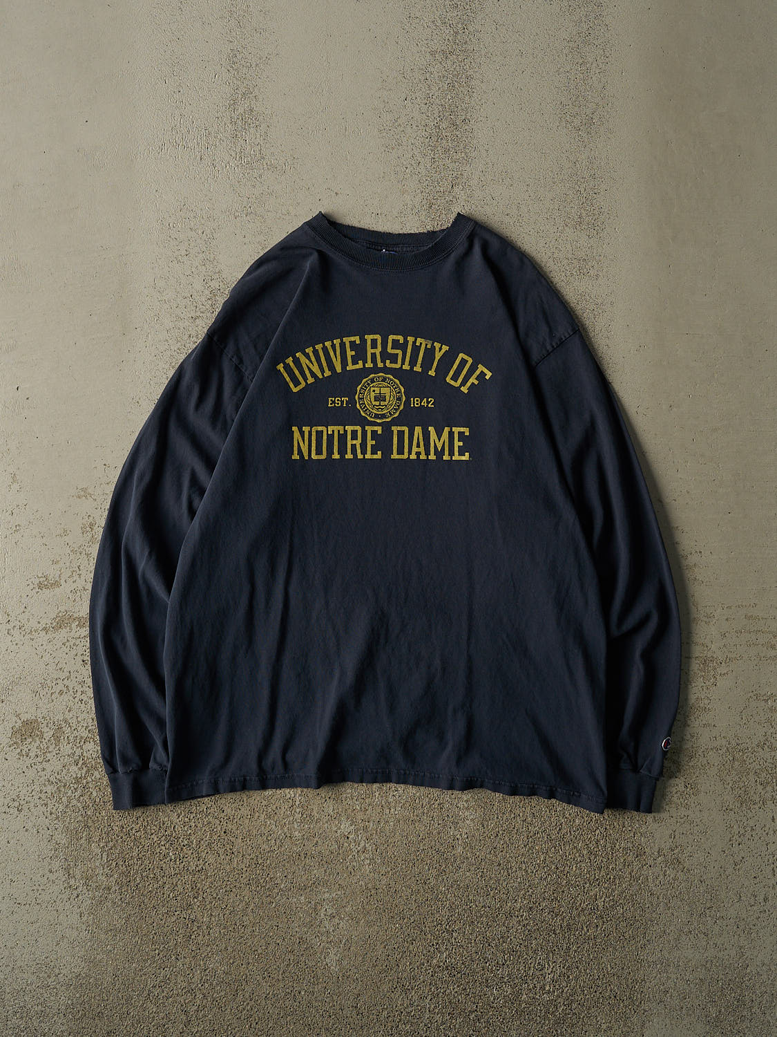 Vintage Y2K Navy Blue University Of Notre Dame Long Sleeve (L/XL)