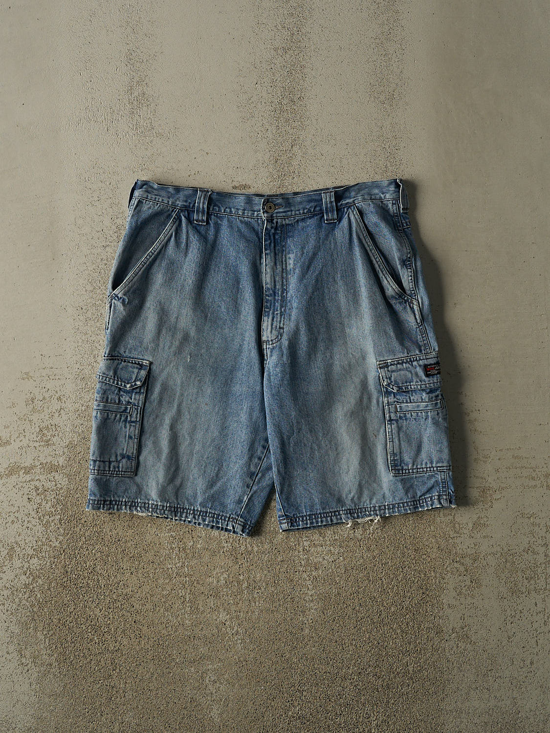 Vintage 90s Light Wash Wrangler Cargo Jorts (36x10)