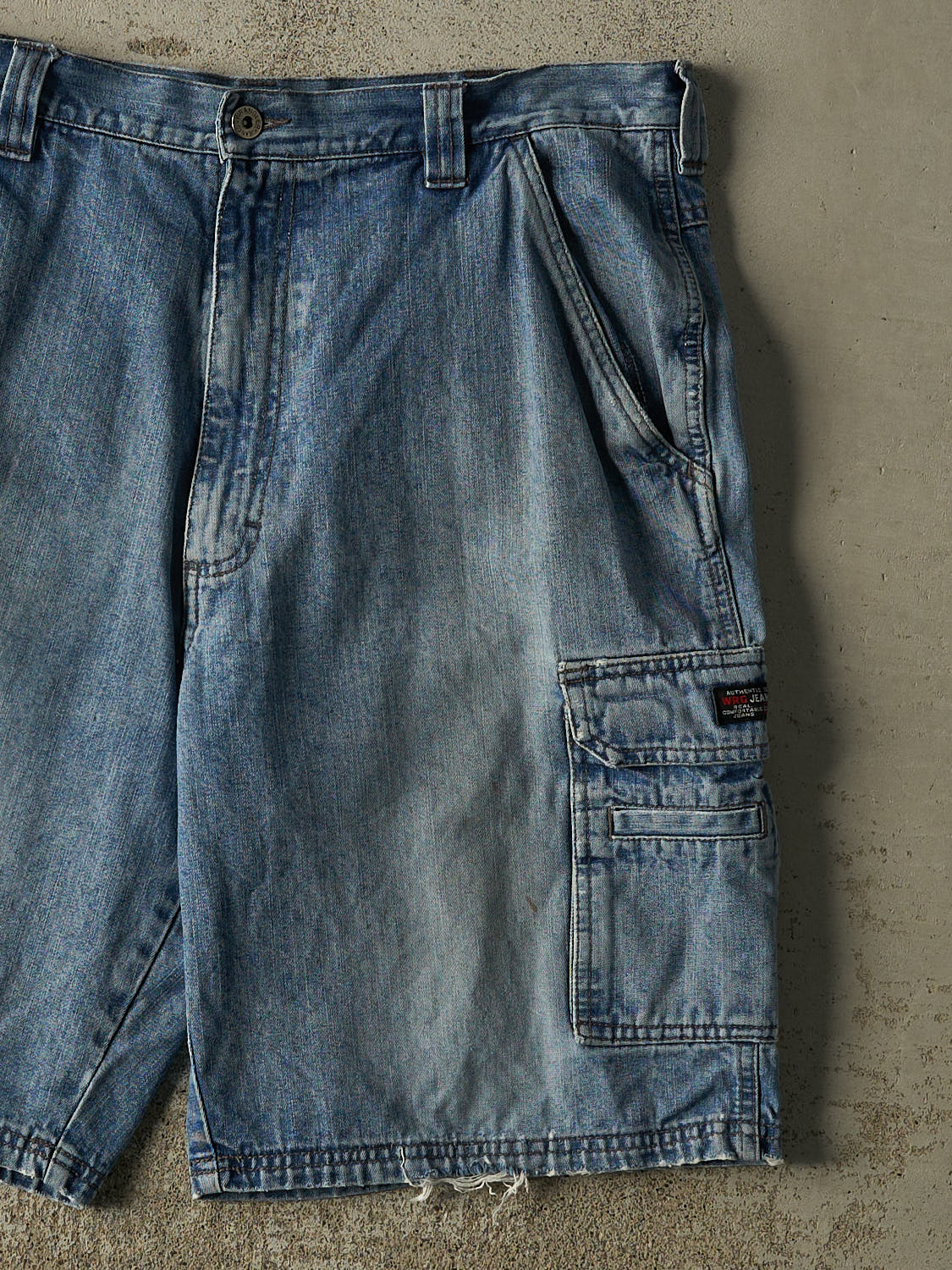 Vintage 90s Light Wash Wrangler Cargo Jorts (36x10)
