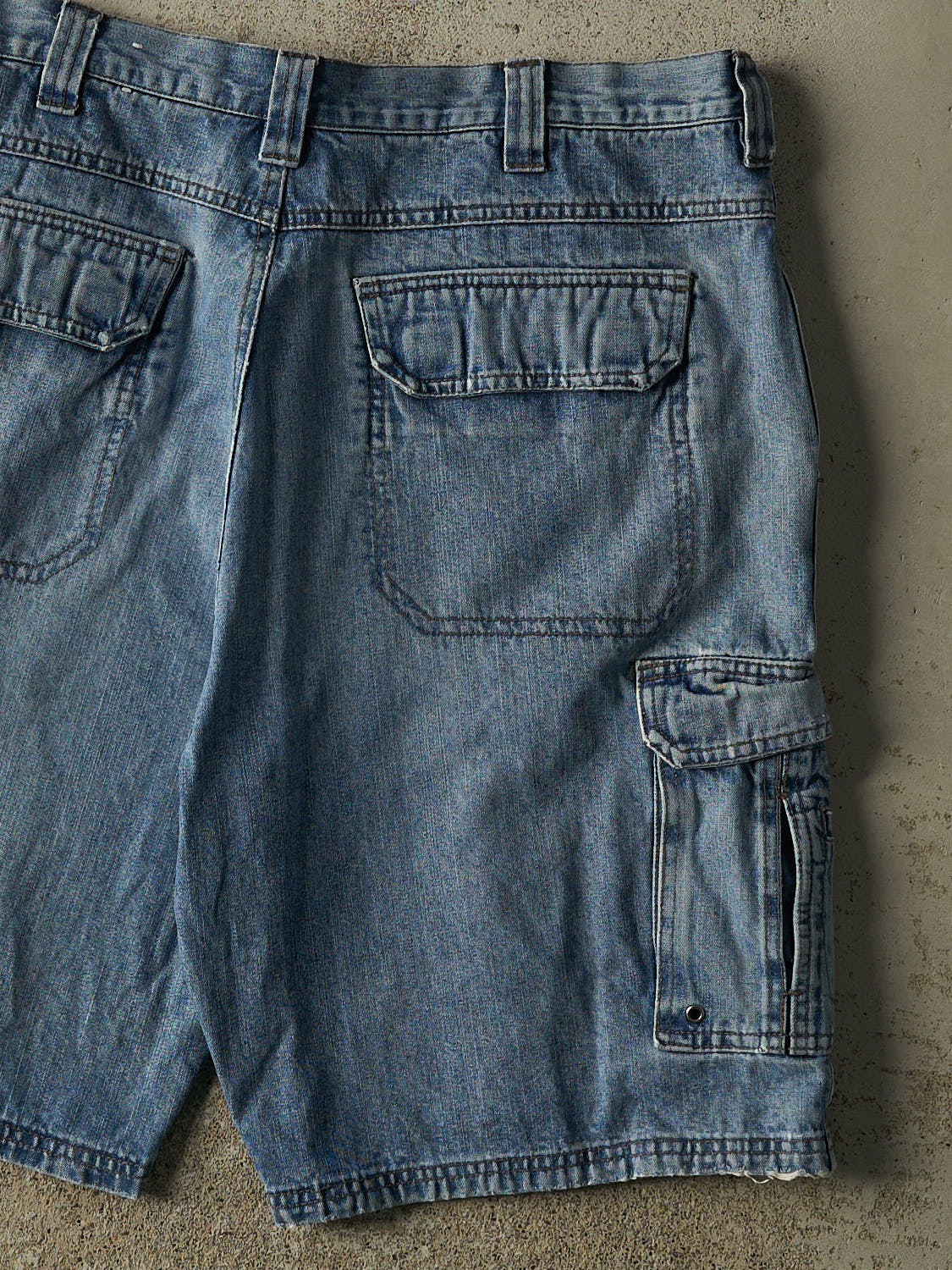 Vintage 90s Light Wash Wrangler Cargo Jorts (36x10)