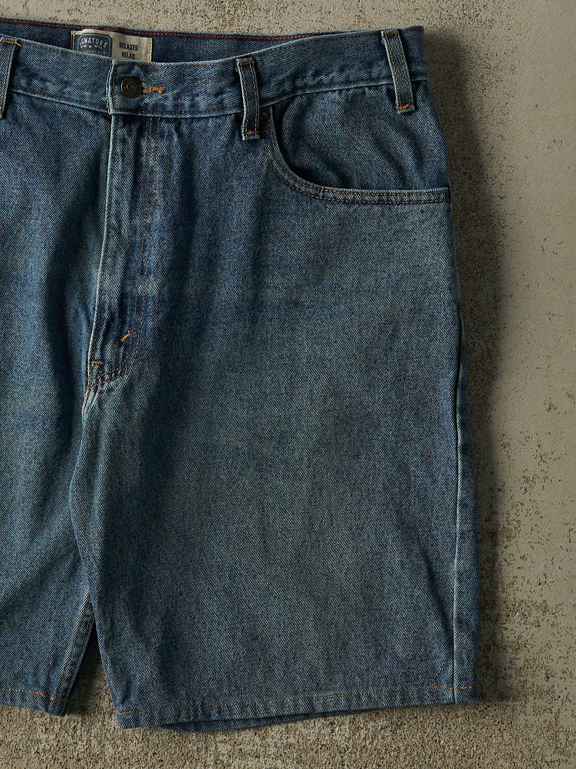 Vintage Y2K Mid Wash Levi's Signature Jorts (37x9.5)