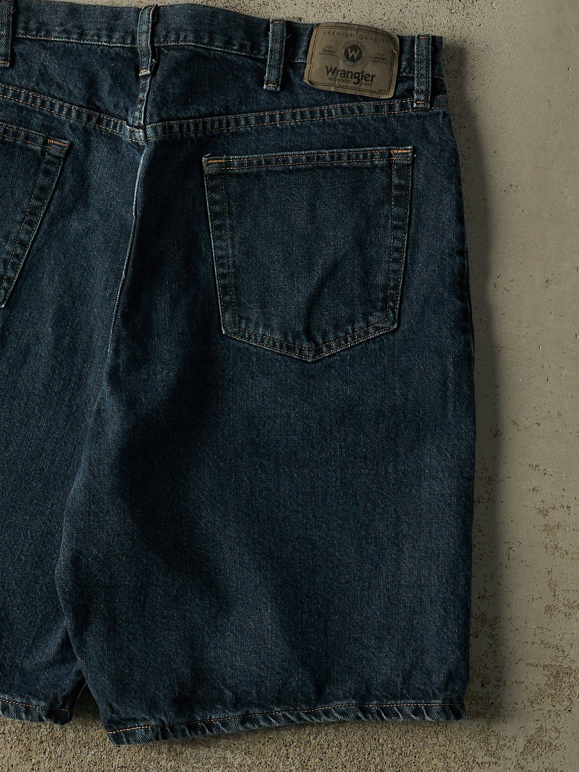 Vintage 90s Dark Wash Wrangler Jorts (37x10)