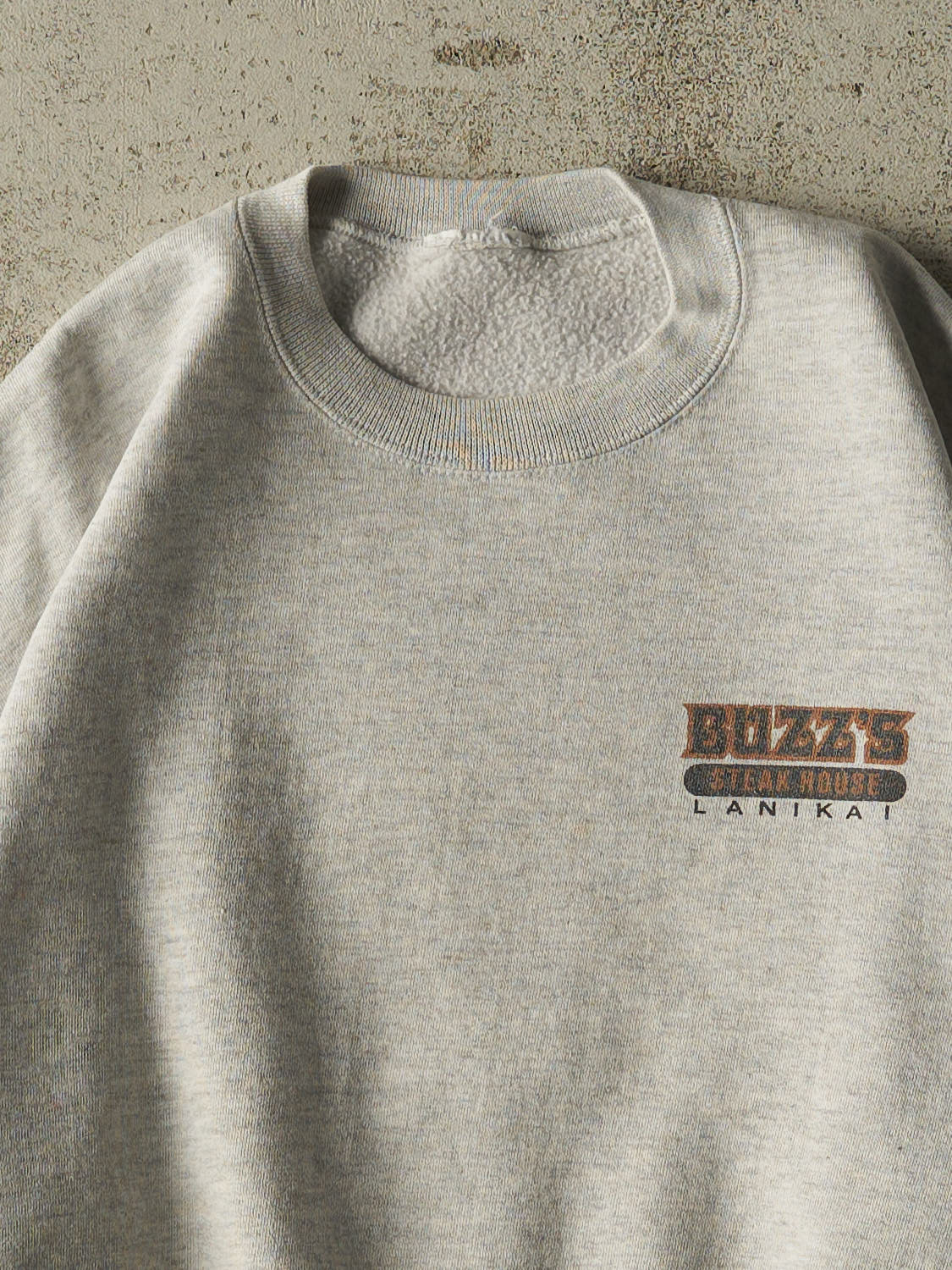 Vintage 90s Grey Buzz's Steakhouse Hawaii Crewneck (S/M)